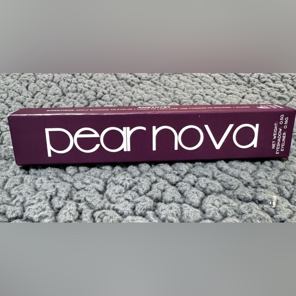 PEAR NOVA
Eye Duo Stick and Eyeliner